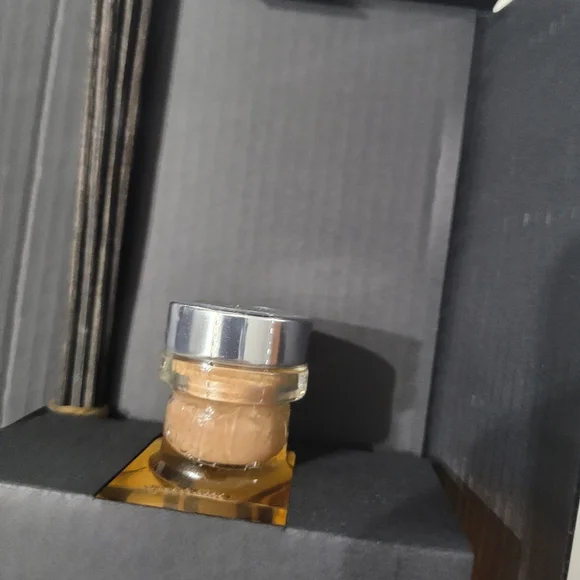 NEST Bundle Pumpkin Chai Diffuser & Candle + 3 Nest Tangerine Facial Bars - Picture 8 of 8